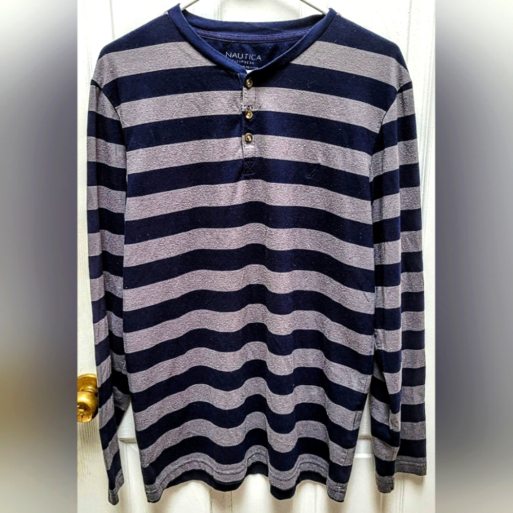 Men's Nautica sleep shirt, size M